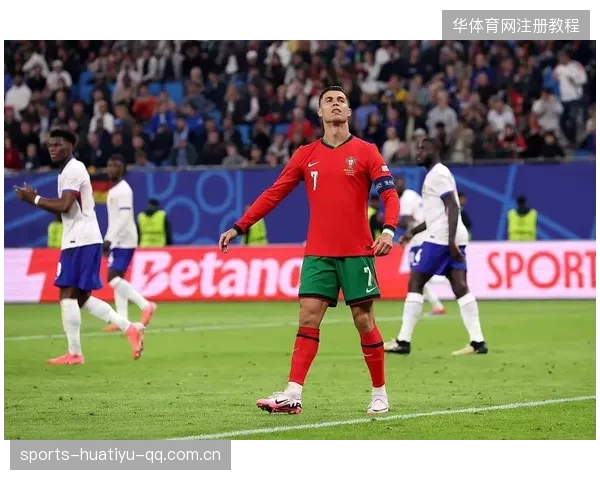 C罗半转身凌空打门霸气十足——极致瞬间背后的训练与装备